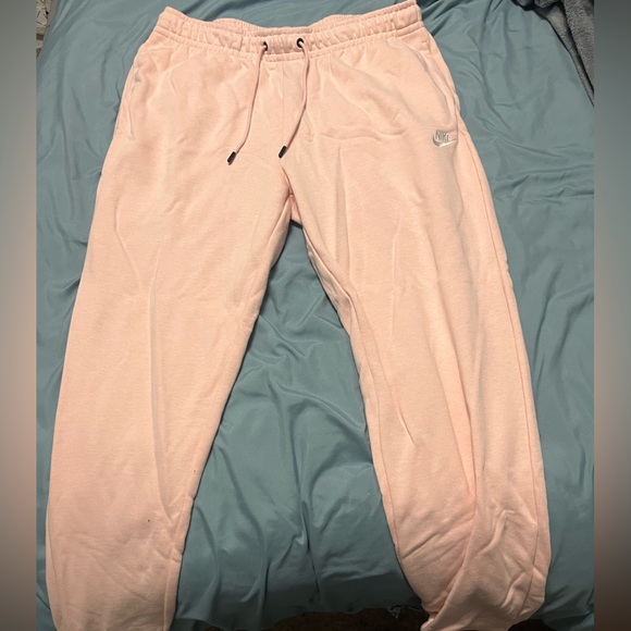 Pink Nike sweats - Picture 1 of 3